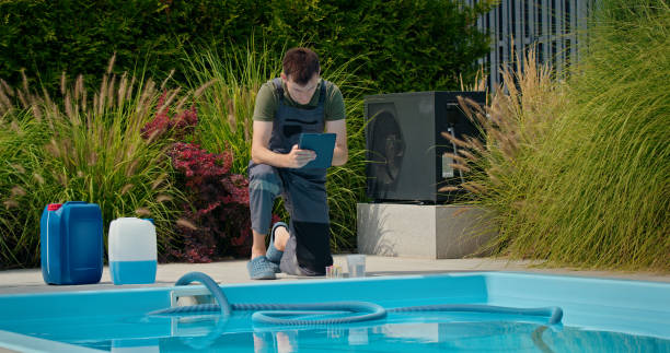 Home swimming pools maintenance 2.jpg